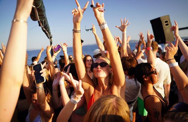 Out to Sea Split Boat Party w/ Blue Lagoon Swim, Dj & Afterparty