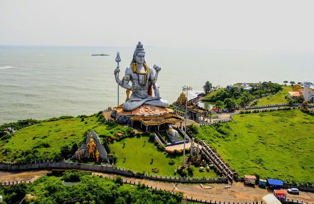 Five Day Coastal Karnataka Tour with Temples Beaches and Nature