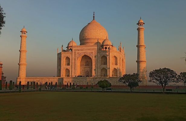 Skip The Line Taj Mahal and Agra Fort Guided Tour 