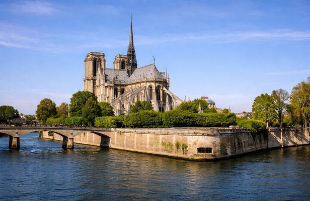 Notre Dame Cathedral Guided Tour with Free Entry