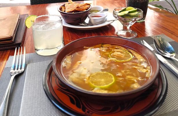 Gourmet Night Tour in San Miguel: Haute Cuisine and Local Chefs