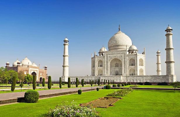 Private Taj Mahal Day Trip from Delhi by Car