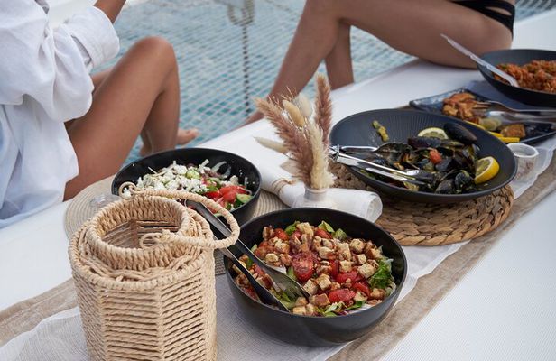 Elafonisi Premium Catamaran Cruise: Meal, Drinks, Transfer