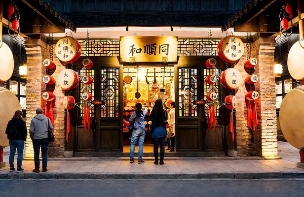 Private Night Tour to Gubei Water Town and Simatai Great Wall with Cable Car