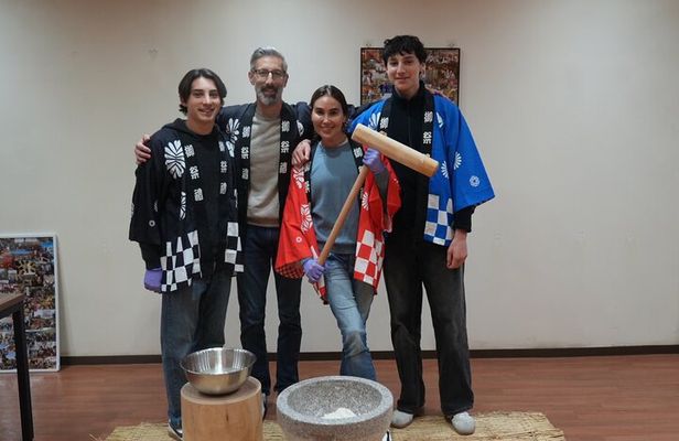 Kyoto Traditional Mochi Pounding Experience with Tasting