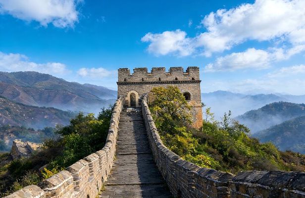 Jinshanling Great Wall Hiking: Guide/Driver Package with Tickets