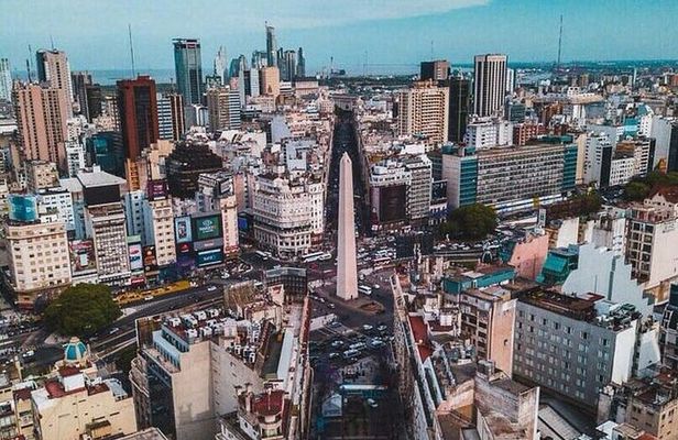 Sunlit Walking Tour in Buenos Aires: Explore Five Neighborhoods