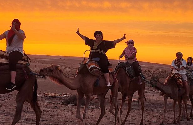 Agafay Desert: Dinner Show with Sunset Camel Ride