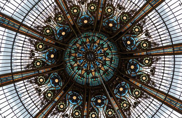 History of Fashion: Haute Couture and Revolution in Paris