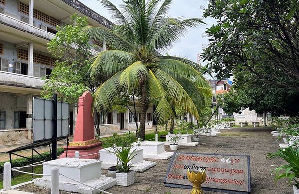Phnom Penh Remembrance & Resilience Tour: S21 & Killing Fields