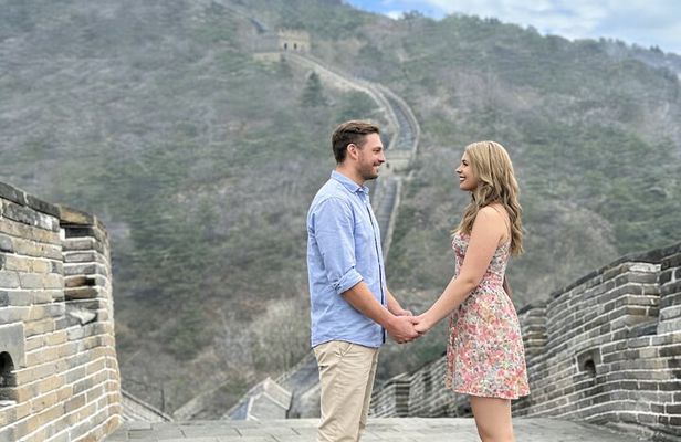 Beijing Mutianyu Great Wall Tour with Night View of Simatai and Gubei Water Town