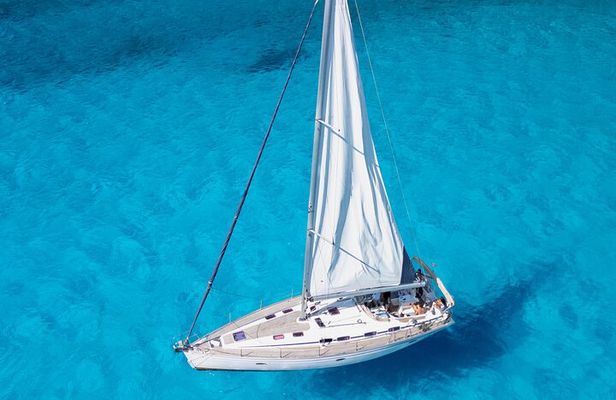 Cagliari: Mari Pintau Sailing Trip with Lunch & Snorkeling
