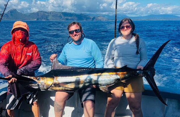 35 foot Bertram 4 Hour Charter