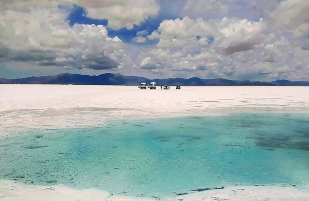 Adventure in the Great Salt Flats in the White Desert