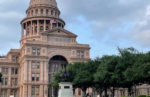Congress Avenue Walking Tour at Downtown Austin Landmarks