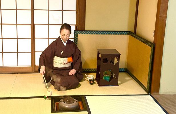 History, Local Food and Tea Ceremony in Nagasaki in One Day