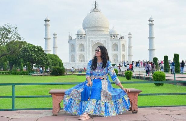 From Delhi: Sunrise Taj Mahal-Agra Fort Skip The Line Guided Tour