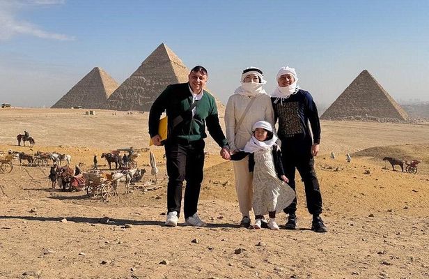 Private Half Day and Tour in Giza Pyramids & Great Sphinx