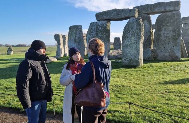 Half Day Afternoon Stonehenge Tour from London with Admission