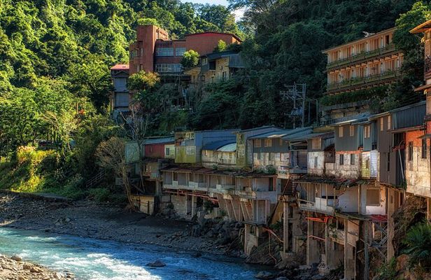 Wulai Relaxation Tour with 4-Star Hot Springs & Scenic Waterfall