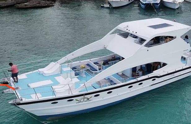 Punta Cana Party Boat Snorkeling, Open Bar, Entertainment Vibes 