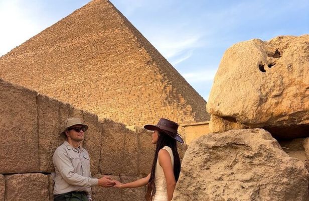 Half Day Tour To Pyramids of Giza and Sphinx with a private Guide