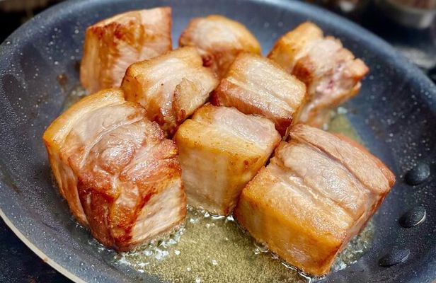 Osaka: Mysterious Back Alleys & BBQ Dinner