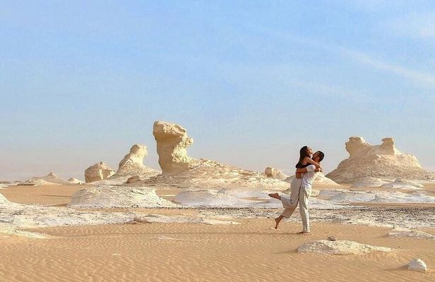 White and black Dessert for 2 Days 1 Night private tour