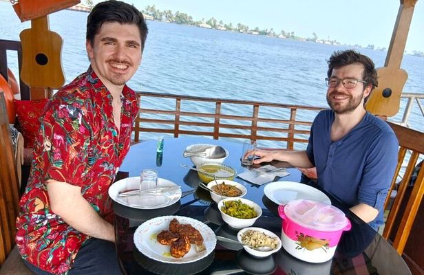 Alleppey Houseboat Overnight Cruise from Kochi