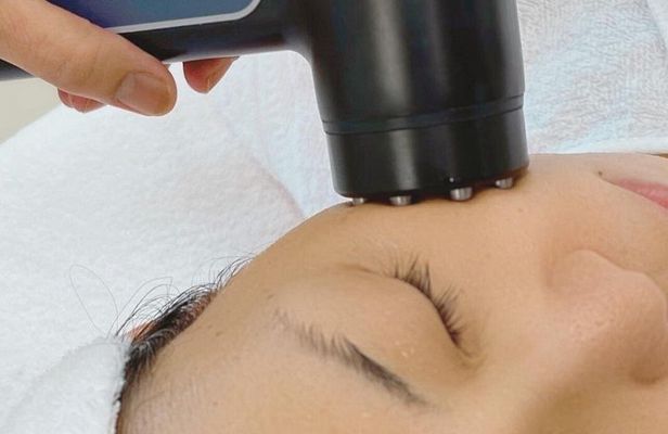 Tokyo Private Intensive Facial care 80 min with Gift