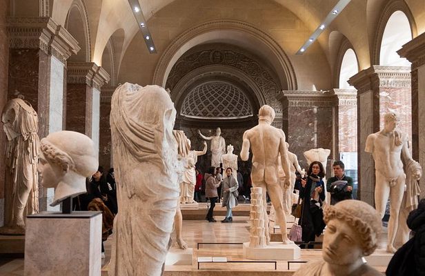 Louvre Museum Small Group Guided Tour