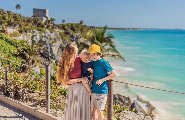 Cancun Private Airport Transfer with 1 Hour City Highlights Ride