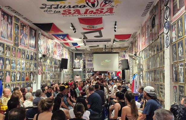  Discover La Topa Tolondra + 2 Salsa Museums Tour