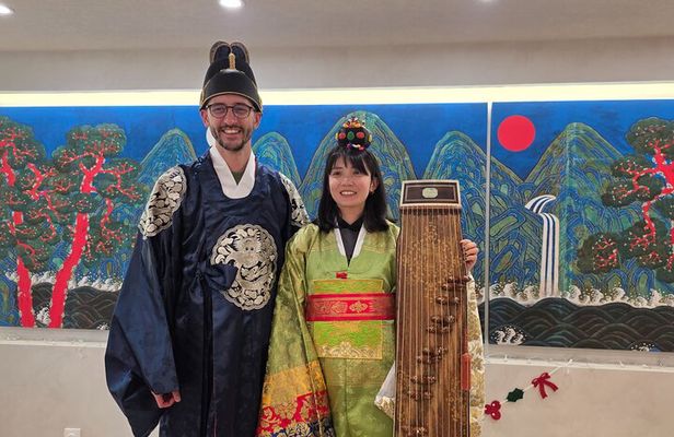 Korean Cultural Experience in Seoul - Gayageum class & Hanbok