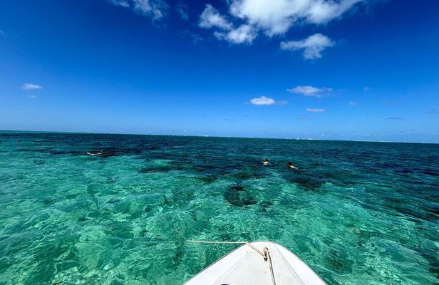 Mauritius: 5 Islands Speedboat Tour with BBQ and Snorkeling