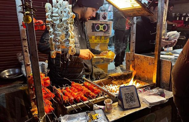 Agra Street Food Tour and Sadar Bazar Walking Tour