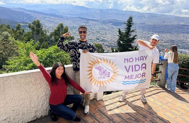 Bogotá's Heavenly Heights: Monserrate and Guadalupe with Snack