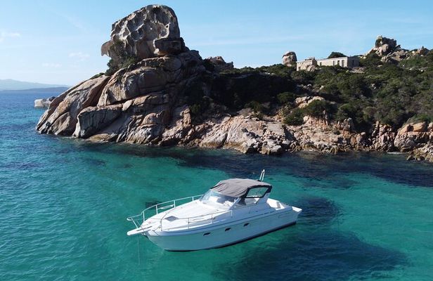 Shared boat tour, with free lunch and drinks