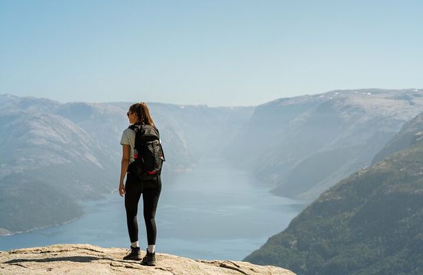 From Stavanger Private Guided Hike to Preikestolen with Pickup