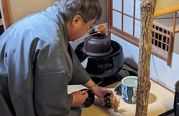 Nagano Zenkoji Temple Tour and Tea Ceremony Experience