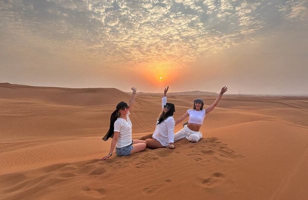 Dubai Evening Desert Safari with Pickup, BBQ & 5 Live Shows