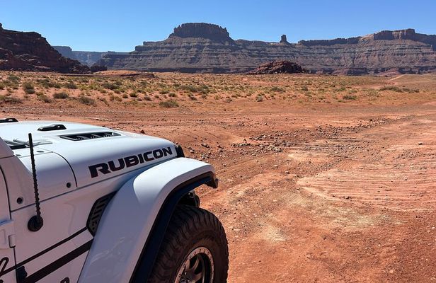 Private Scenic Jeep Tour in Moab Choose Your Adventure