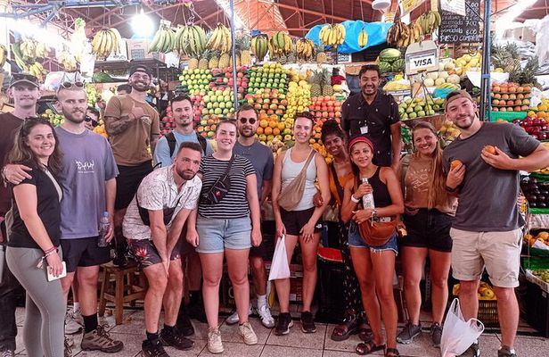 Arequipa : Food Tour and History (3 Restaurants and Market)