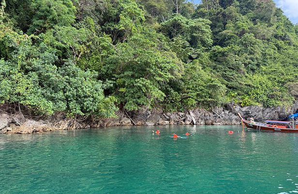 Private 4-Island Tour in Trang by VIP Speedboat