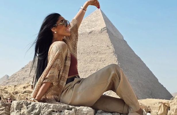 VIP Tour Pyramids of Giza Sphinx and Nile Felucca With Lunch