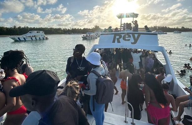 Hookah Aquatic Hip Hop Party Boat Punta Cana 2026