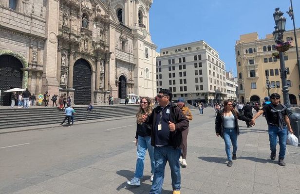 Explore Lima : City Tour + Catacombs included