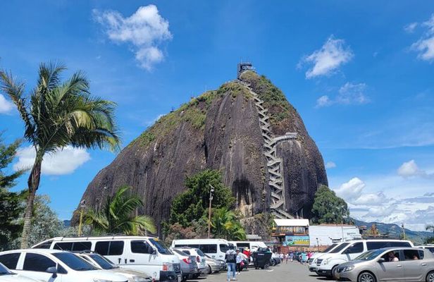Private Tour at your own pace in Guatapé and the Peñol from Medellín