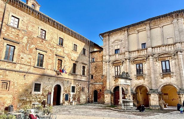 Montepulciano Private Walking Tour with Wine Tasting