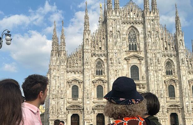 Private Skip the Line Duomo Tour and Rooftop Terraces and Secrets